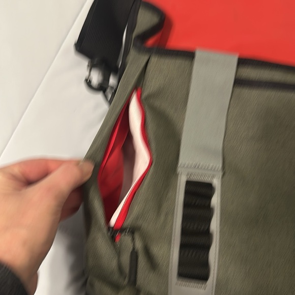 Timbuk2 Command Messenger Bag in Gray PERFECT CONDITION - Picture 10 of 15